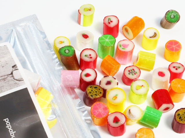 目の前で飴が生まれる劇場体験！天神の「パパブブレ」九州初！キッチン付き店舗としてリニューアル！