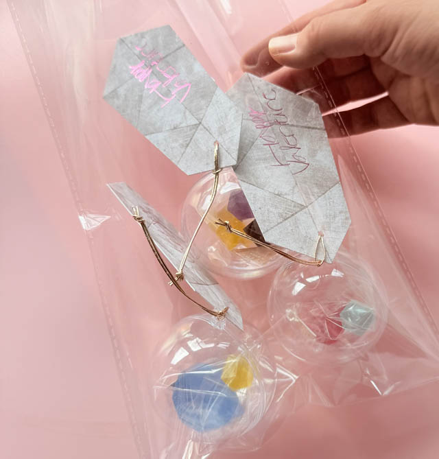 福岡市のハラペコラボ - 宝石みたいな琥珀糖こうぶつヲカシ「ポップなカプセル入りバレンタイン限定デザイン」登場