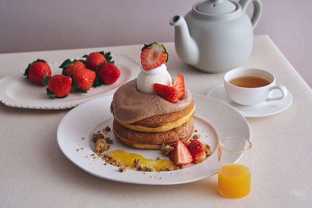 ショコラ×いちご×紅茶が織りなす、ビブリオテークの「バレンタインパンケーキ」登場