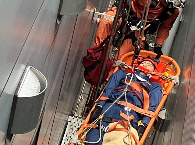 解体前の旧本社ビルが“リアル救助訓練の舞台”に - JR九州グループ・九鉄工業が福岡県警と消防局へ提供