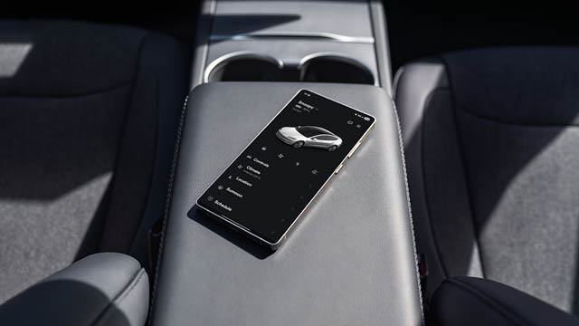 国内初の新設テスラセンター 福岡アイランドシティにオープン