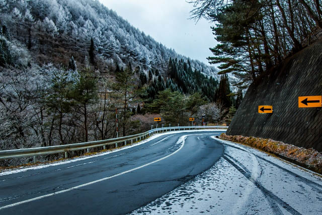 九州北部地方では、8日明け方から夜遅くにかけて山地、平地ともに大雪に注意・警戒を