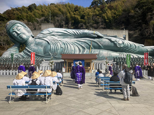 四国まで行かなくても本格的なお遍路ができる町「篠栗」- 世界最大級の涅槃像前で日本三大新四国霊場「篠栗霊場開き」開催