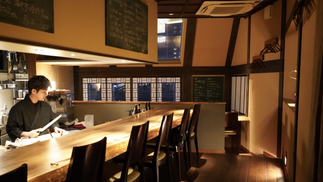 古民家風の落ち着いた空間でこだわりの和食が楽しめる「食堂えんや」春吉にオープン