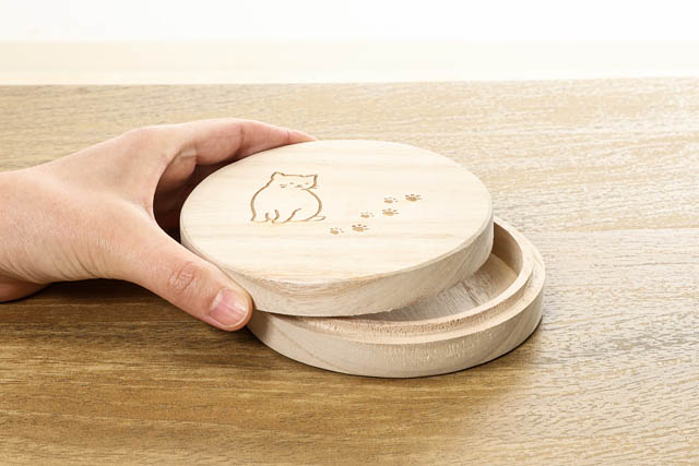 北九州 – 2月22日は「猫の日」。愛猫の“ひげ”に続き“毛玉”や“乳歯”も宝物に。地元企業が提案する新しい思い出の残し方