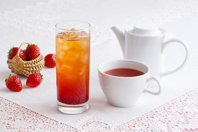 エグスンシングス - 苺尽くしの春が到来!期間限定パンケーキ&甘じょっぱいベネディクトが登場