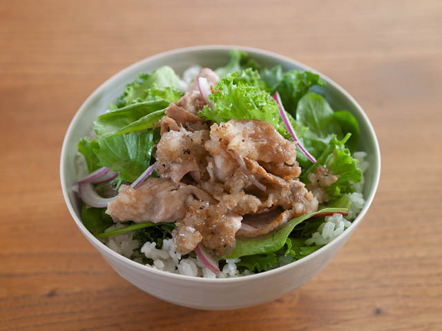 ピエトロ - 9年ぶりの新フレーバー。主力ドレッシングに新定番「うま塩」登場、熊本・天草の塩で勝負へ