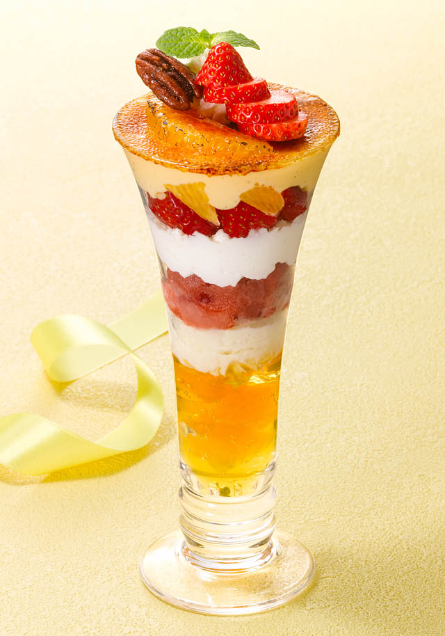 ロイヤルホスト - 春を彩る苺×熊本県産 不知火の甘酸っぱい初共演デザート登場