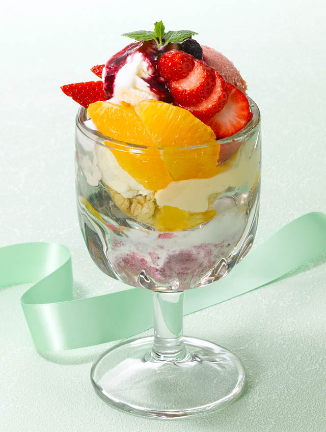 ロイヤルホスト - 春を彩る苺×熊本県産 不知火の甘酸っぱい初共演デザート登場