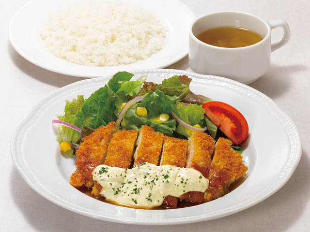 ロイヤルホスト 2月18日にグランドメニュー改定 - 定番メニュー「黒×黒ハンバーグ」の贅沢なコンビネーションが仲間入り