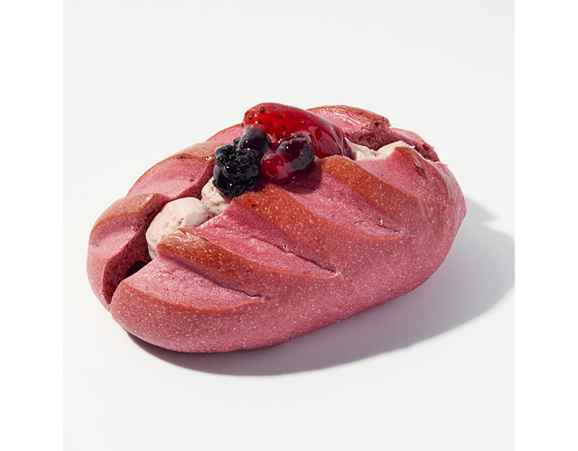 ブール アンジュ - 春を頬ばる、いちごが主役のご褒美パンが登場