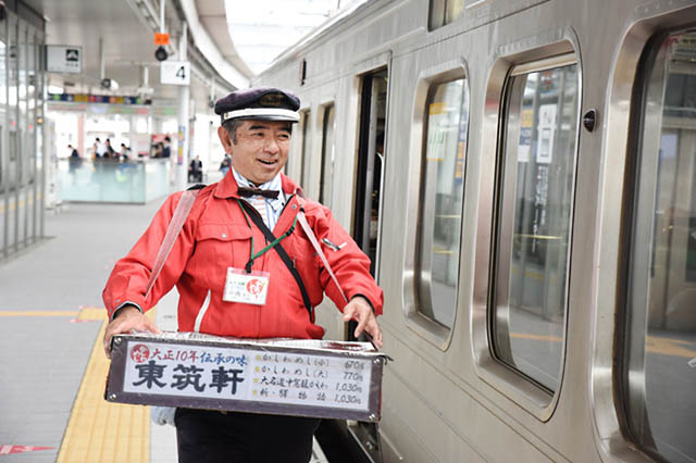 2日連続で即完売！連日の早期完売 - 東筑軒の「かしわめし」天神の新天町商店街、追加開催決定！