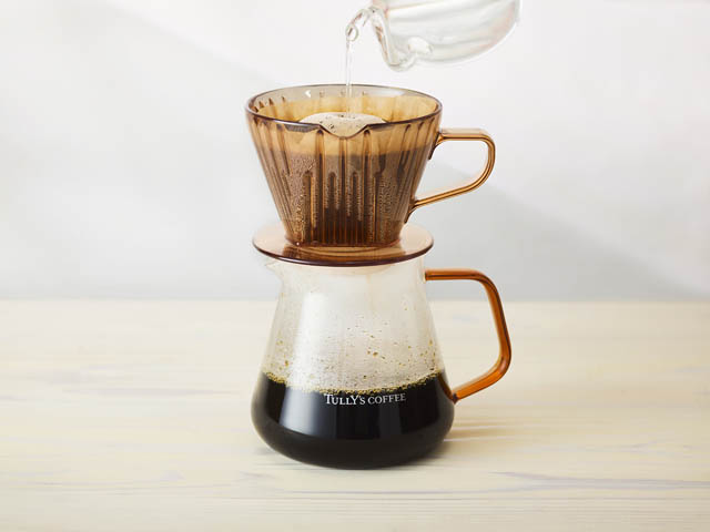 タリーズコーヒー「ハニーハニーミルクラテ」「＆TEA ハニーハニーロイヤルミルクティー」など春を彩るラインナップ発売へ