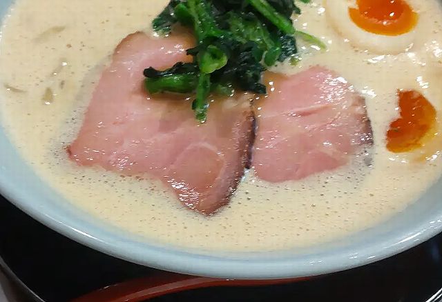 家系ラーメンの概念を変える究極の一杯「泡 家系ラーメン 薩摩家 折尾店」オープン！