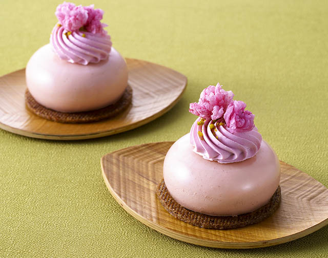 ホテルオークラ福岡 -「桜」をテーマにした特別企画スタート、高さ約6メートルの桜装花と限定メニューで春を満喫