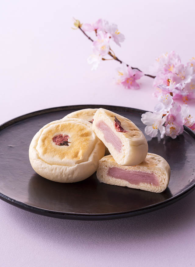 ホテルオークラ福岡 -「桜」をテーマにした特別企画スタート、高さ約6メートルの桜装花と限定メニューで春を満喫