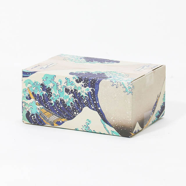 宗像から世界へ - 葛飾北斎の「浮世絵」がダンボールに!梱包をアートに変える地元の技術