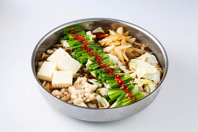 看板のない隠れ家焼き鳥店「ちんぷんかんぷん春吉店」がリニューアルオープン - 古民家の風合いを活かした空間へ