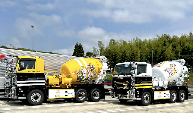 ホークスラッピングミキサー車、北九州市に上陸 – 一緒に撮影も可能