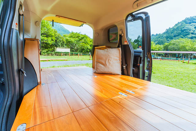 九州進出 トヨタカローラ博多で「シエンタ専用車中泊キット」の取り扱いを開始 - 新店舗ではデモ車両を常設展示