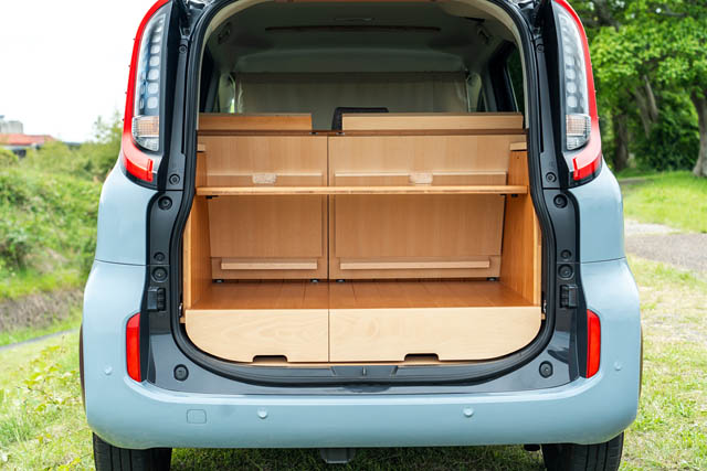 九州進出 トヨタカローラ博多で「シエンタ専用車中泊キット」の取り扱いを開始 - 新店舗ではデモ車両を常設展示