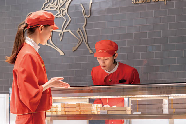 ゴディバの創業100周年の節目に、感謝を込めて　ユニフォームを12年ぶりに全面リニューアル